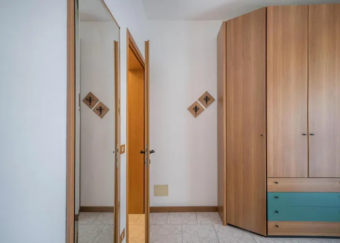 Della Bilancia 4 Бибионе